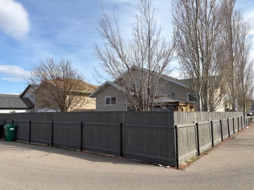 43 Riverwood Manor West, Lethbridge, AB - Outdoor
