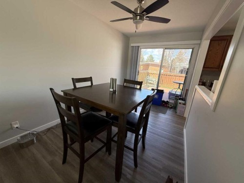 73 Mcgill Boulevard West, Lethbridge, AB - Indoor Photo Showing Dining Room