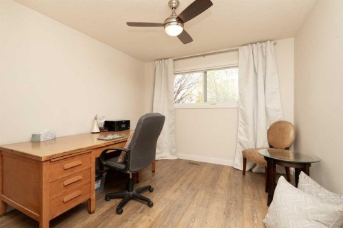 321 Normandy Road South, Lethbridge, AB - Indoor Photo Showing Other Room