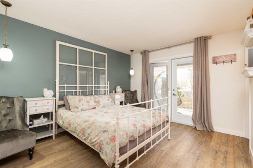 321 Normandy Road South, Lethbridge, AB - Indoor Photo Showing Bedroom
