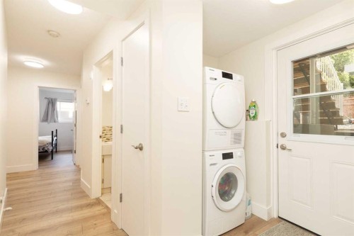 321 Normandy Road South, Lethbridge, AB - Indoor Photo Showing Laundry Room