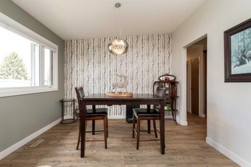 321 Normandy Road South, Lethbridge, AB - Indoor Photo Showing Dining Room