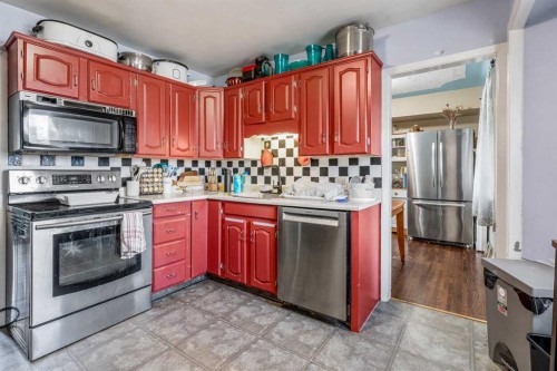 5816 52 Street, Taber, AB - Indoor Photo Showing Kitchen With Stainless Steel Kitchen