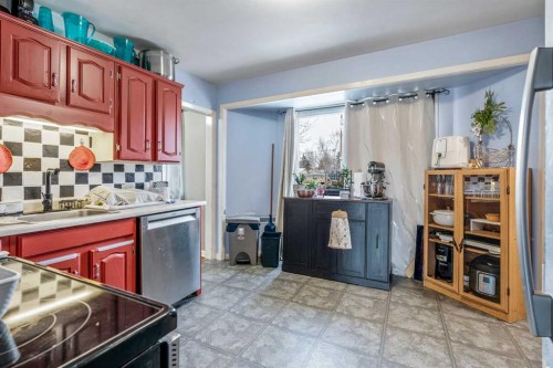 5816 52 Street, Taber, AB - Indoor Photo Showing Kitchen