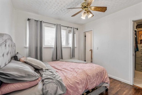 5816 52 Street, Taber, AB - Indoor Photo Showing Bedroom