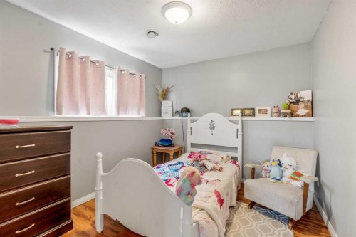 5816 52 Street, Taber, AB - Indoor Photo Showing Bedroom