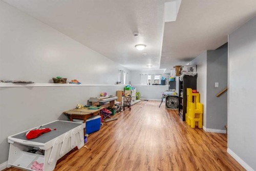 5816 52 Street, Taber, AB - Indoor Photo Showing Other Room
