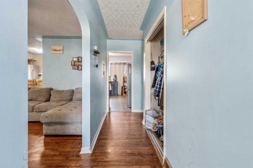 5816 52 Street, Taber, AB - Indoor Photo Showing Other Room