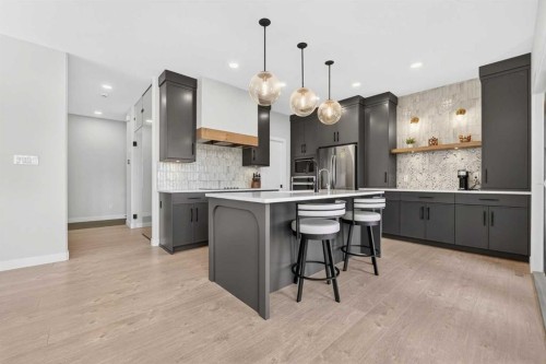 640 Devonia Road West, Lethbridge, AB - Indoor Photo Showing Kitchen With Upgraded Kitchen