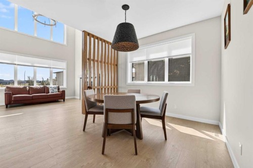 640 Devonia Road West, Lethbridge, AB - Indoor Photo Showing Dining Room