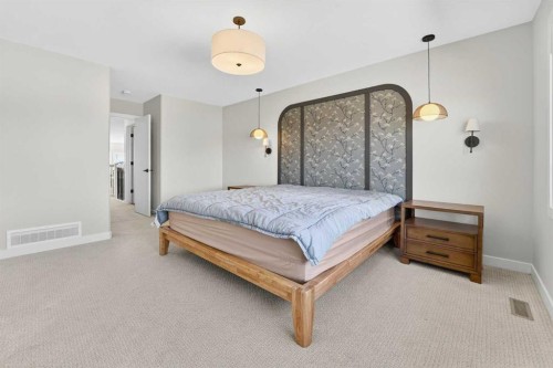 640 Devonia Road West, Lethbridge, AB - Indoor Photo Showing Bedroom