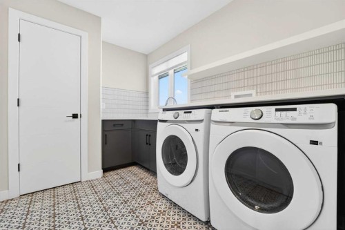 640 Devonia Road West, Lethbridge, AB - Indoor Photo Showing Laundry Room