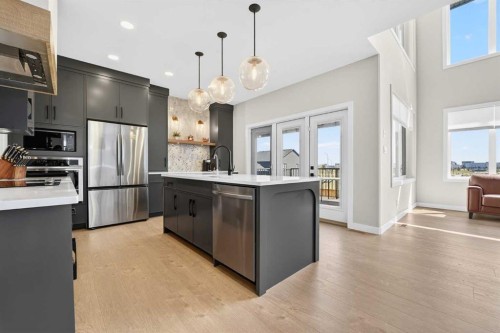 640 Devonia Road West, Lethbridge, AB - Indoor Photo Showing Kitchen With Upgraded Kitchen