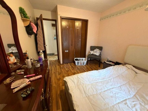 5411 46 Street, Taber, AB - Indoor Photo Showing Bedroom