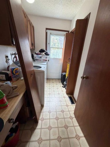5411 46 Street, Taber, AB - Indoor Photo Showing Other Room