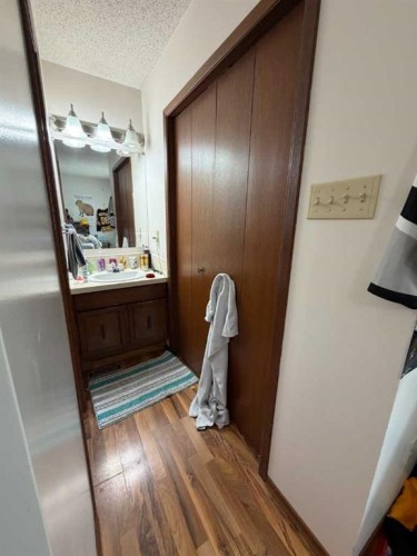 5411 46 Street, Taber, AB - Indoor