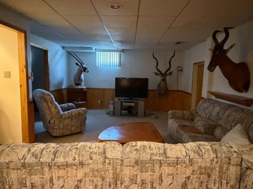 5411 46 Street, Taber, AB - Indoor