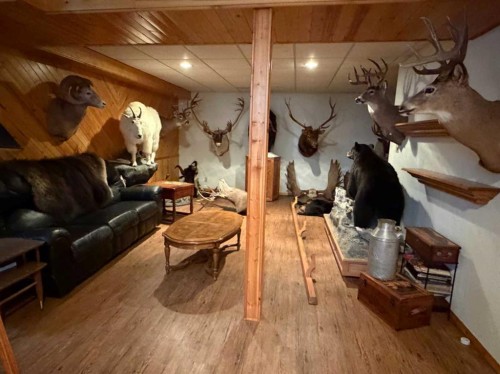 5411 46 Street, Taber, AB - Indoor