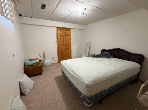 5411 46 Street, Taber, AB - Indoor Photo Showing Bedroom