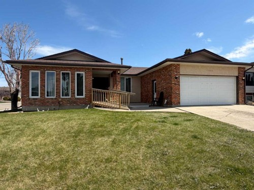 5411 46 Street, Taber, AB - Outdoor