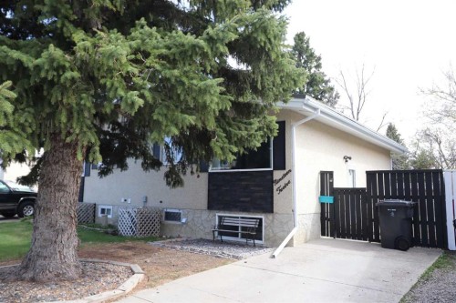 1912 21 Avenue NORTH Lethbridge, AB T1H 4B7