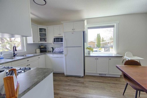 1804 22 Avenue, Coaldale, AB - Indoor Photo Showing Kitchen With Double Sink