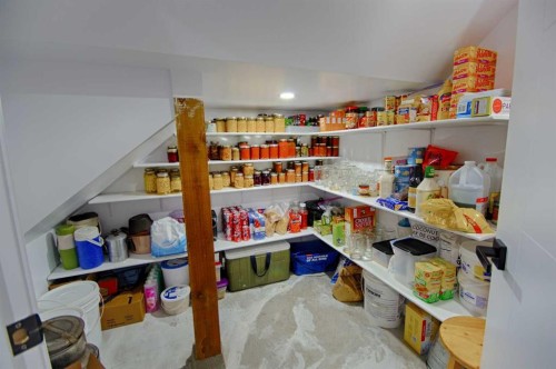 1804 22 Avenue, Coaldale, AB - Indoor With Storage