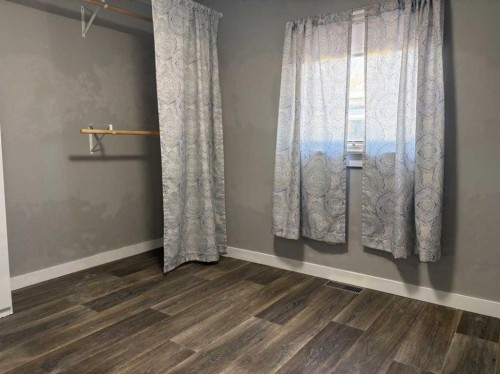6314 48 Street, Taber, AB - Indoor