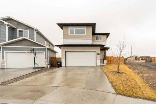147 Goldenrod Road WEST Lethbridge, AB T1J 5W8