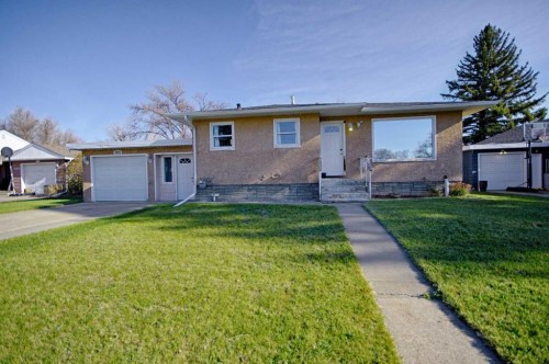 4925 53 Avenue, Taber, AB - Outdoor