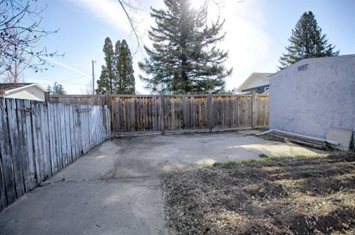4925 53 Avenue, Taber, AB - Outdoor
