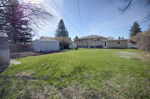 4925 53 Avenue, Taber, AB - Outdoor