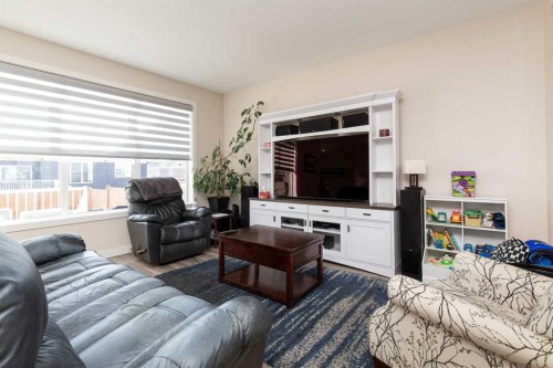 1009 Atlantic Lookout West, Lethbridge, AB - Indoor Photo Showing Living Room