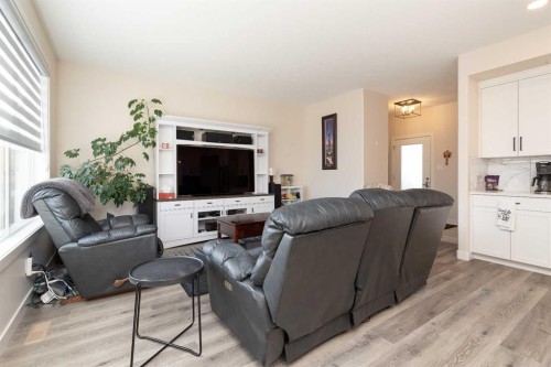 1009 Atlantic Lookout West, Lethbridge, AB - Indoor Photo Showing Living Room