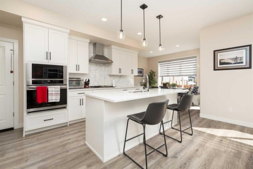 1009 Atlantic Lookout West, Lethbridge, AB - Indoor Photo Showing Kitchen With Upgraded Kitchen