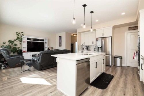 1009 Atlantic Lookout West, Lethbridge, AB - Indoor Photo Showing Kitchen With Upgraded Kitchen