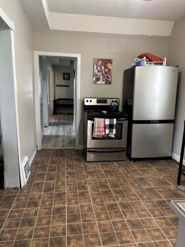 231 14 Street North, Lethbridge, AB - Indoor