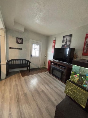 231 14 Street North, Lethbridge, AB - Indoor