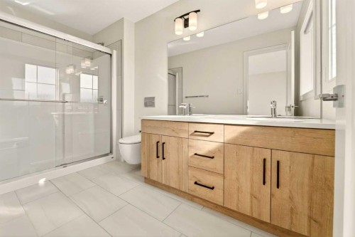 2600 45 Street South, Lethbridge, AB - Indoor Photo Showing Bathroom