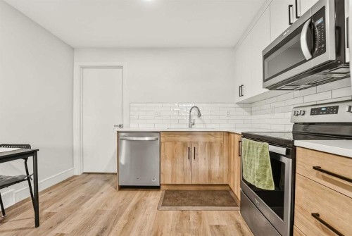 2600 45 Street South, Lethbridge, AB - Indoor Photo Showing Kitchen With Stainless Steel Kitchen