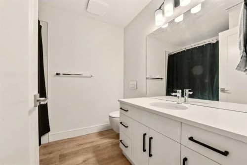 2600 45 Street South, Lethbridge, AB - Indoor Photo Showing Bathroom