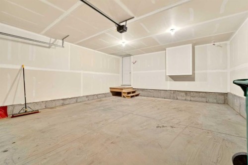 2600 45 Street South, Lethbridge, AB - Indoor