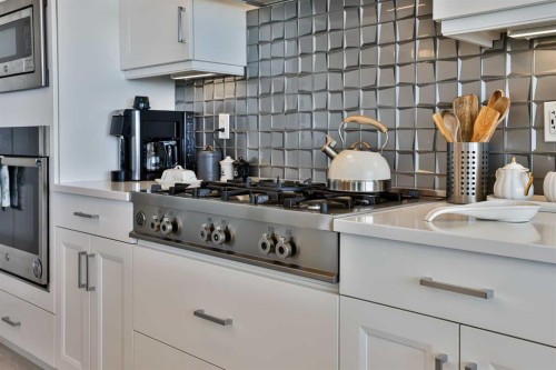 942 Miners Boulevard, Lethbridge, AB - Indoor Photo Showing Kitchen