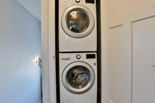 942 Miners Boulevard, Lethbridge, AB - Indoor Photo Showing Laundry Room