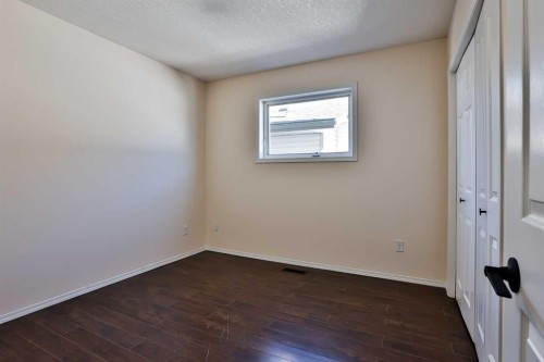 73 Mt Rundle Boulevard West, Lethbridge, AB - Indoor Photo Showing Other Room