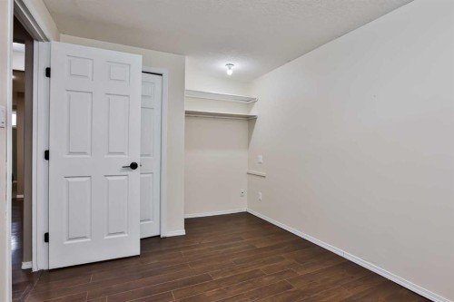73 Mt Rundle Boulevard West, Lethbridge, AB - Indoor Photo Showing Other Room