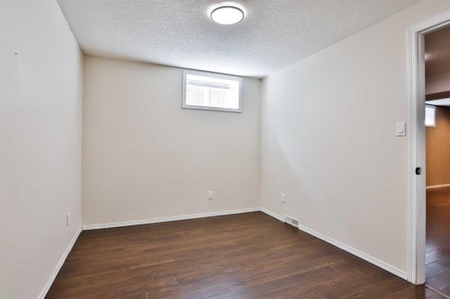 73 Mt Rundle Boulevard West, Lethbridge, AB - Indoor Photo Showing Other Room