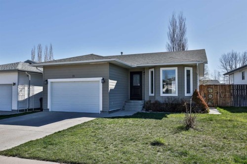 73 Mt Rundle Boulevard West, Lethbridge, AB - Outdoor
