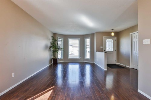 73 Mt Rundle Boulevard West, Lethbridge, AB - Indoor Photo Showing Other Room