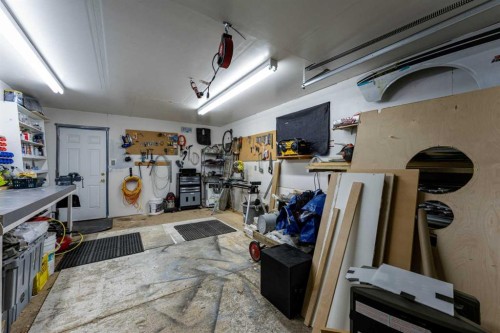 104 2Nd Street, Warner, AB - Indoor Photo Showing Garage